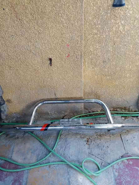 درع هايسه و جنبي لل بيع درع جديد صارله شهرين من شديته وبعت السياره وفتحته السعر 120 وبيه مجال***********
