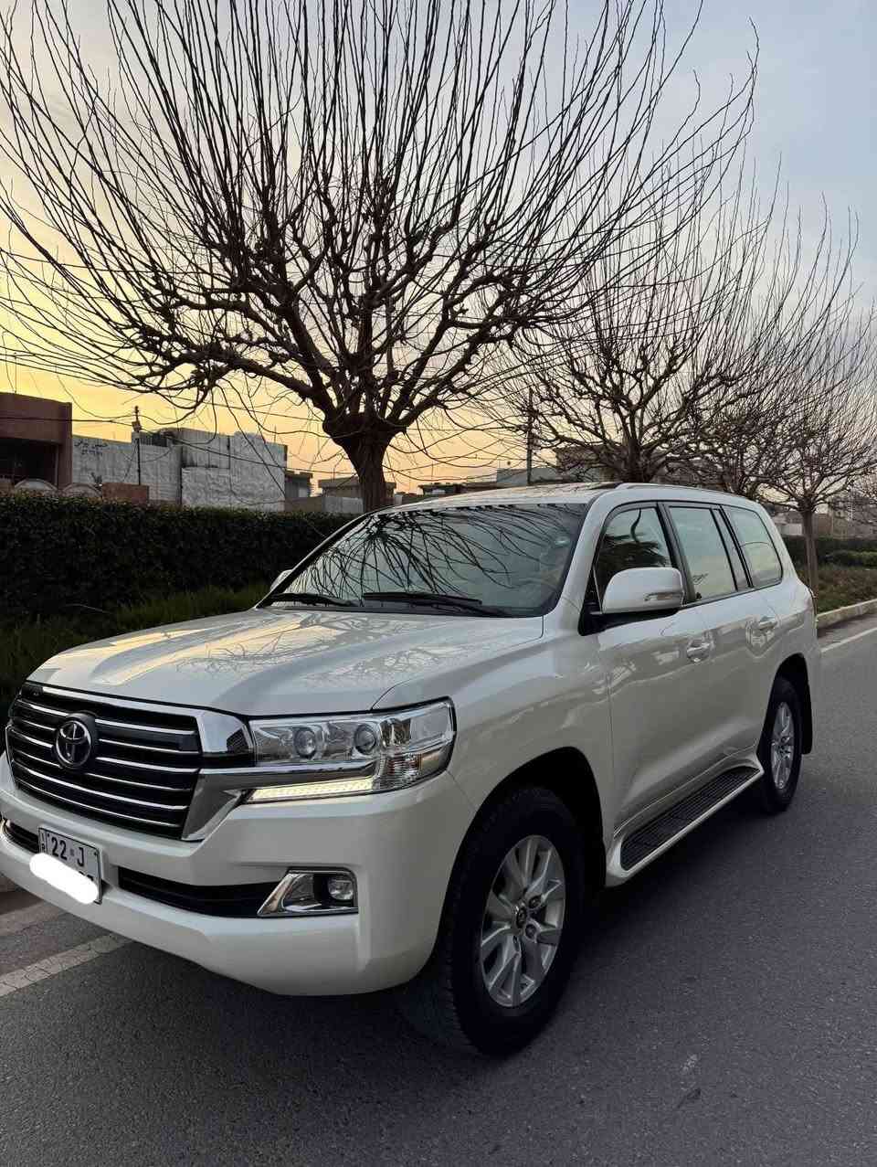 لاندكروز 2021 🇯🇵
ماشي 74 الف مكفولة فقط دعامية صبغ 

السيارة حلوة ونظيفة مناقصها شي 

رقم اربيل وب اسمي 

للاستفسار 

*********** واتس اب
