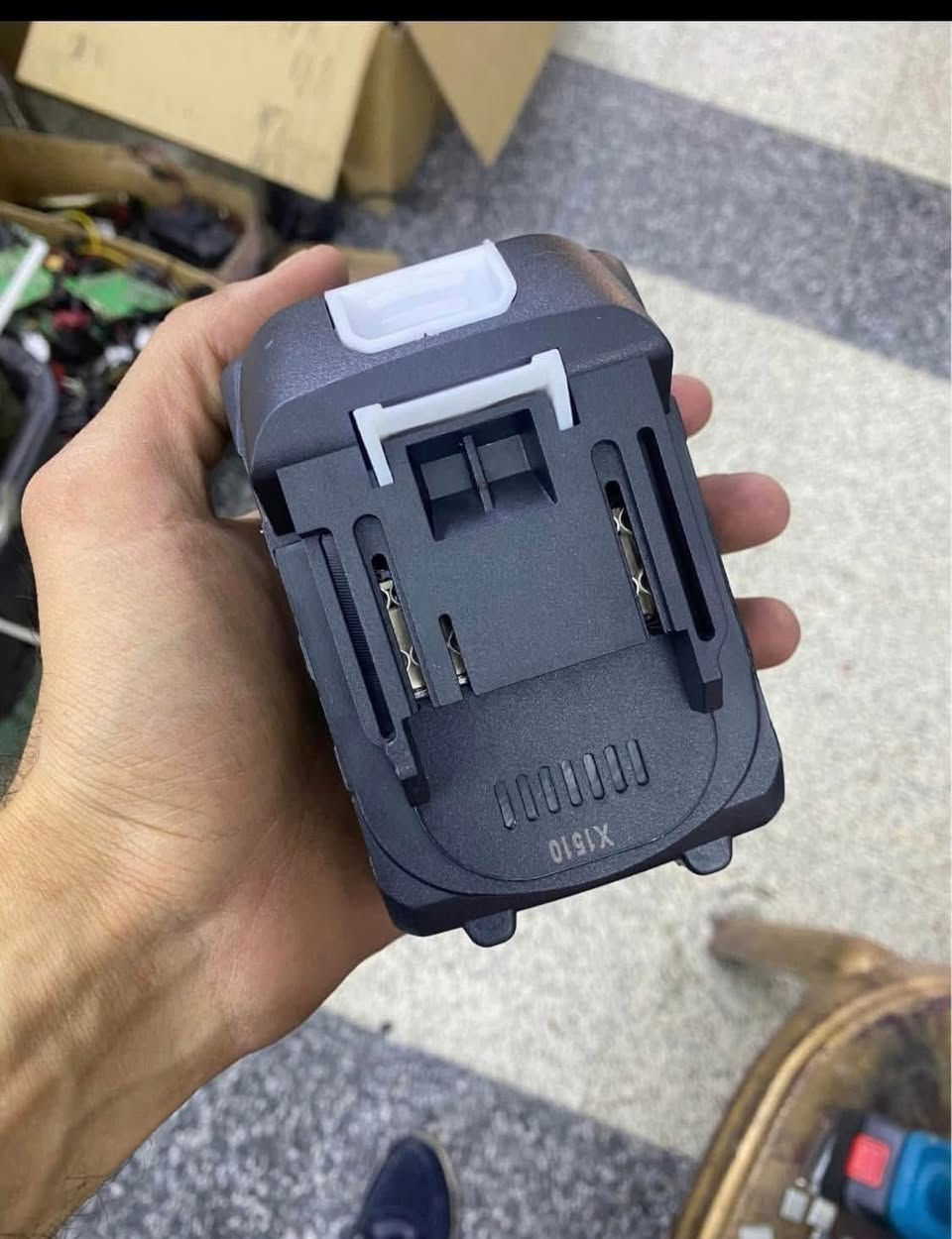 يوجد تصليح قطع غيار وعدد يدوية كل الأنواع جملة ومفرد اصحاب البيوت او المحلات وأسعار مناسبه بطاريات والعدد اليدوية بأسعار مناسبة جدا 
لأهل البيوت او تصليح كميات لاصحاب المحلات بسعر مناسب 
عنواني بغداد الحرية 
عندي توصيل 
***********
