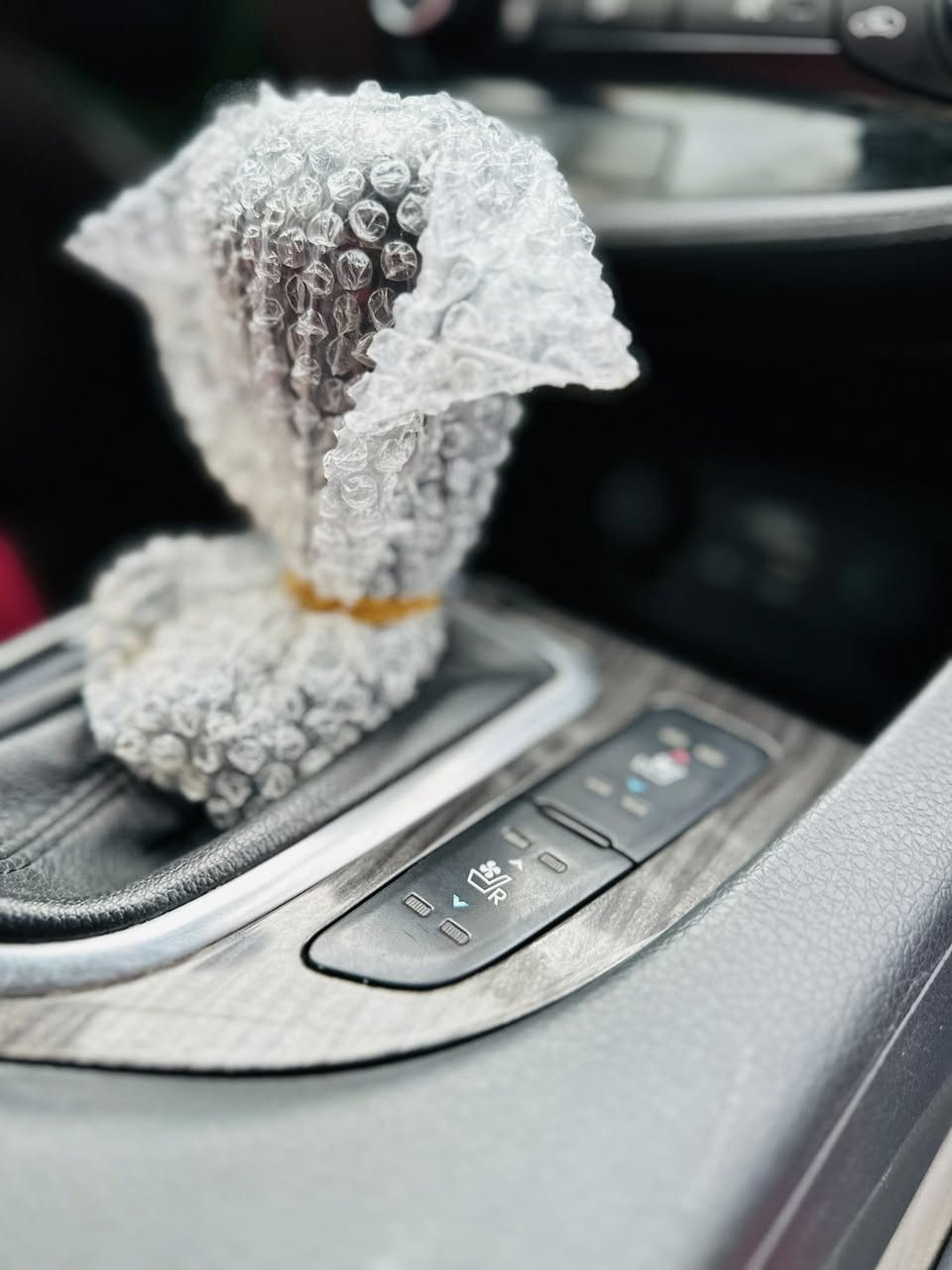 سلام عليكم اوبتيما للبيع موديل 2015 فول مواصفات 1/1 بصمه تشغيل بصمه ابواب  بنراما قطعتين تحكم ستيرن شاشه + كامره تبريد خلفي تدفئه كشنات دمام صوت خلفي +امامي كشن كهربائي بيه هواي مواصفات سياره جديده واحله من صور ماشيه 100k مكينه وكير  لاتنقيص ولا تبخير ولادوانز تحويل ثاني يوم سنويه 2029 بيه فقط بدنه الخلفيه مال دعاميه باقي مواصفات اتصل وبخدمتك مكاني ناصريه جبايش  (السعر 112)


**إذا كنت صاحب هذا الإعلان وتريد حذفه لأي سبب، رجاءا أرسل رسالة إلى الدعم الفني**