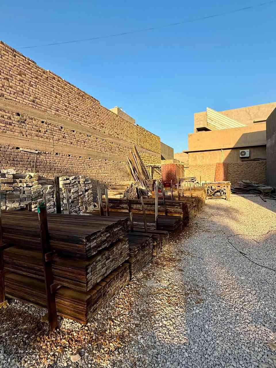 سلام عليكم قالب للبيع يدك 300 متر سعر مناسب مكاني بابل *********** - ***********
