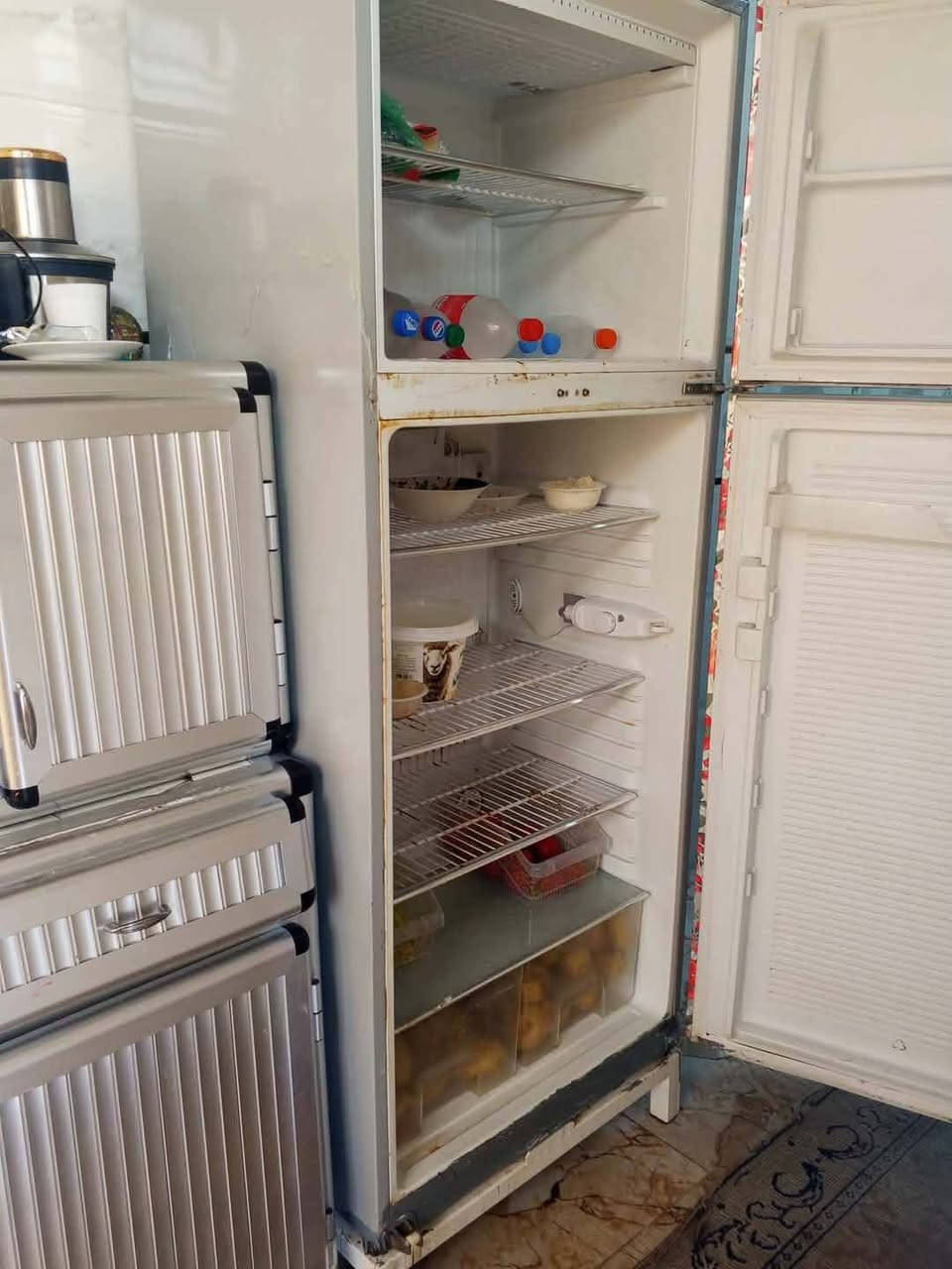 ثلاجه للبيع حجم كبير شرط ماواصله مصلح وضع شركة
السعر 130بيع مستعجل


**إذا كنت صاحب هذا الإعلان وتريد حذفه لأي سبب، رجاءا أرسل رسالة إلى الدعم الفني**