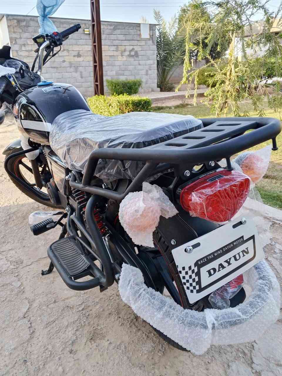 السلام عليكم
للبيع دراجه دايوان موديل 2026 زيرو ماماشي 

اوراق سكنر 

للاتصال *********** مكاني ديالى الخالص
