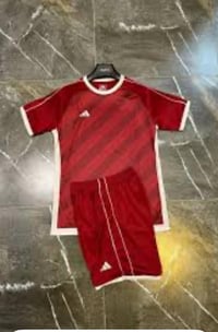 مقاس ١٢ • ولد • شورت