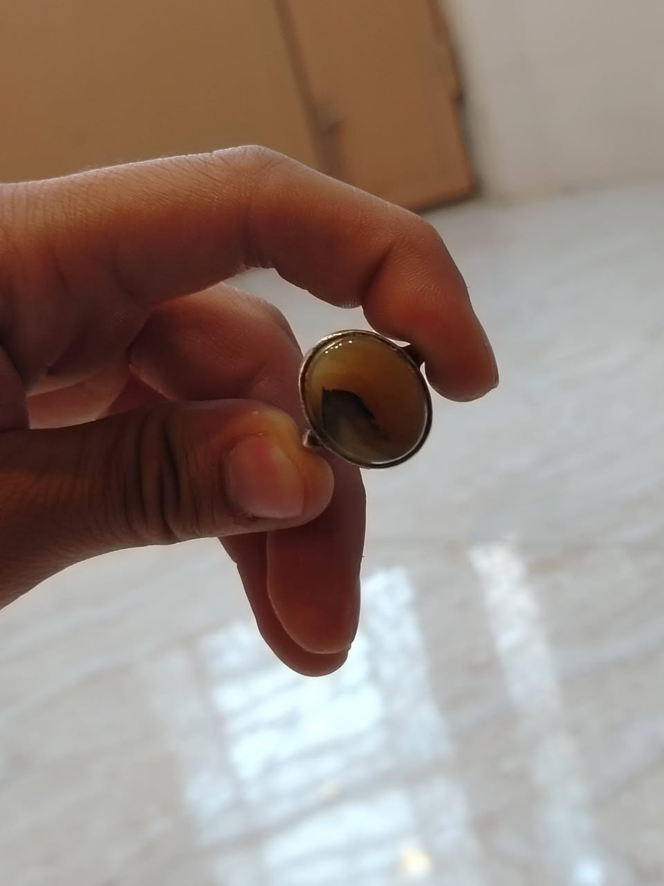 السلام عليكم ورحمة الله اخوان عقيق يماني قديم مصور بي وجه ولابس خوذه مصور من تشوفه ابعينك أوضح السعر 75الف الشراي يراسني او يتصل ***********
