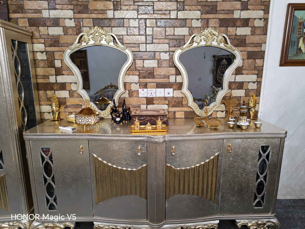 غرفة طعام للبيع ملكي تركي ماركة وليس تجاري من شركة القند نظافة فووول ممستخدمات     ماخذتهم  ٧ مليون اريدهم بخمسة مليون

 مكاني بغداد  للاستفسار راسلوني على الخاص او اتصال على الرقم ***********
