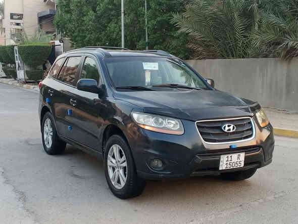 السلام عليكم هونداي سنتافيه موديل 2011
ليبل واحد السياره حادثها جاملغ امامي 
وبيه كم قطعه صبغ بسبب الجراد وشخوط 
سياره جديده وجاهزه مواصفات تحكمات ستيرن 
كشنات جلد هيترات بلكشنات فور ويل وبيها بعد هواي موصفات رقم بغداد دولي بسمي هزه وسنويه جديد محرك 6 سلندر 3500 مكفول من البخار وراجز صدر امامي خلفي جديد تخم  تاير تبريد تدفئه كله شغال سياره جاهزه من كلشي مكان سياره بغداد السعر تصل ويدلل
 رقمي ***********
