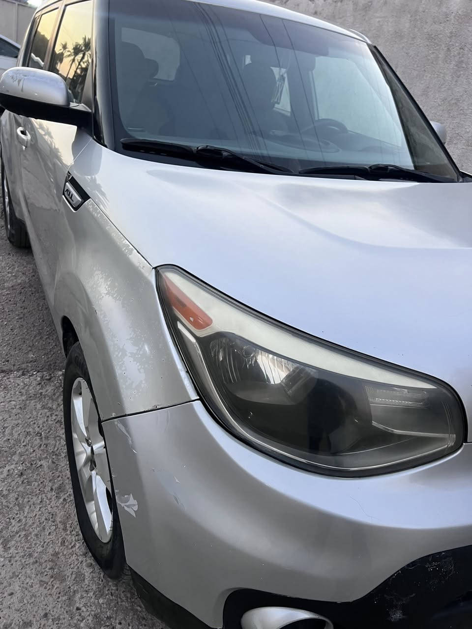 السلام عليكم كيا صول 2018 ماشيه 38 الف بدون ايرباك بدون دواخل حادثه جاملغ امامي وخلفي وبيه بابتين مطخوخات السعر 105 بيه مجال مكاني بغداد بنوك  رقم ***********
