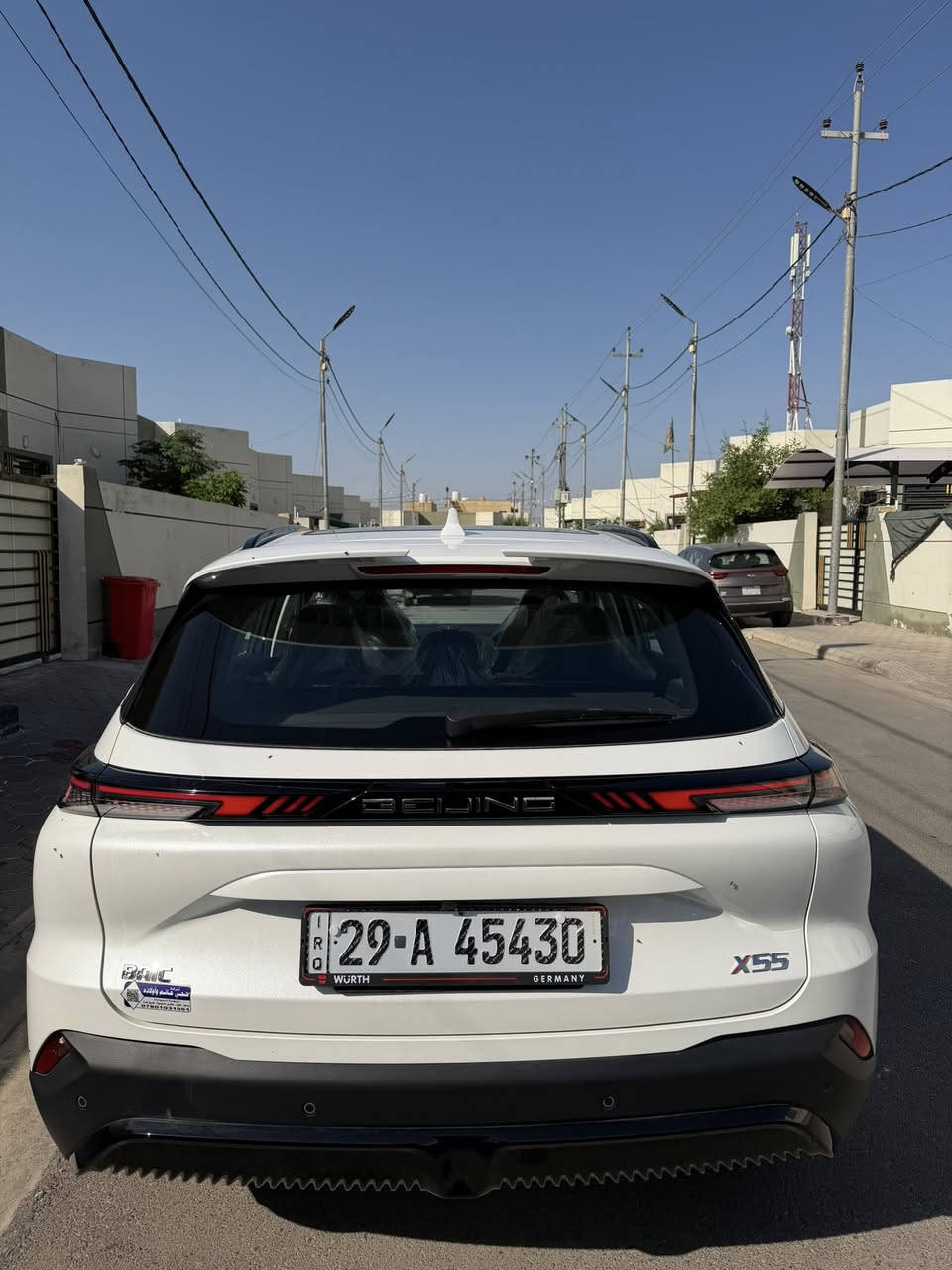 العنوان: بايك X55 موديل 2025 - بحالة الوكالة (رقم واسط)
نص الإعلان:
للبيع سيارة BAIC X55 موديل 2025، سيارة تجمع بين القوة اليابانية والتكنولوجيا الحديثة، بحالة ممتازة جداً.
 المحرك والجير: محرك 1500 Turbo، مع منظومة كير ومحرك (ميتسوبيشي ياباني) لأداء عالي واعتمادية.
 الممشى: 16,000 كيلومتر فقط.
 أنظمة القيادة: مزودة بـ 4 أنظمة قيادة مختلفة تناسب جميع الطرق.
 الضمان: السيارة تحت ضمان الشركة لمدة 6 سنوات (راحة بال كاملة).
 الوضعية القانونية: السيارة حرة وباسمي، رقم واسط، والتحويل مباشر.
السيارة نظيفة جداً وجاهزة للاستخدام بدون أي نواقص.
للاستفسار والتواصل مع المالك مباشرة:
📞 ***********
