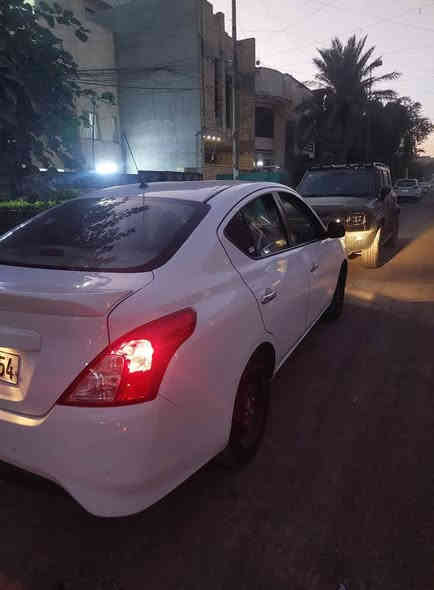 السلام عليكم ورحمة الله وبركاته
للبيع سيارة نيسان صني هندي أصلي 
مديل 22
ماشية 36 الف 
رقم أربيل بسمي حصرياً السنوية تنتهي 2030 
وكالة او تحويل حاضر 
سونار مرفوق بالمنشور 
 سيارة نظيفة وجديدة محرك وكير لوك  يشهد الله سيارة ما مشتغل بيها لا بلي ولا غير شي طخه خفيفة بالباب واضحه بالمنشور 
مكان بغداد شارع فلسطين *********** 
السعر 117 ورقة
