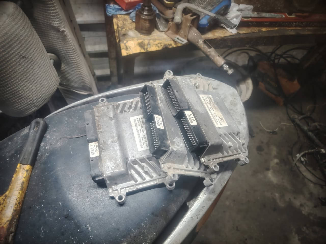 سلام عليكم تفصيخ سايبه بيجو سمند جيلي سي كي وجميع انواع السيارات اليراني والصيني العنوان شهداء البياع قرب جامع الكبيسي ***********
