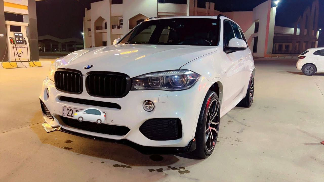 BMW (X5) 
ابيض ثلجي 
  موديل 2017
‎وارد الماني كلين  بدون حادث  
‎محرك كير ما مفتوح 
‎بدون اي نقص جديده جدا
 ديزل ( كاز ) ‎المواصفات : 6 سلندر 
‎/ تون تيربو /
‎ بانوراما
‎داتا شو
‎ / نظام ملاحة 
‎/ بصمة 
‎/ داخل قرميدي جلد
‎ / بصمة 
‎/ كراسي امامية كهرباء وخزن ميموري /
‎ / جنطة كهرباء /
لايت متحرك مع الستيرن‎  LED 
‎/ ٤ انظمة قيادة 
‎/ هند بريك دكمة 
‎/ ٣ قطع تبريد مركزي 
‎/ اوتو هولد 
‎/ حساس امامي خلفي
‎ / مانع انحدار 
‎/ مانع انزلاق 
‎/ ماوس تحكم بالشاشة 
‎/ كامرة دوارة 
‎/ اطفاء ذاتي 
‎/ داخل صاج 
‎/ مري شفط 
‎/ شفتات سرعة 
کشن بارد حار ‌‌‌‌فول فول مواسفات /
‎/ تحكم ستيرن كهرباء 
‎رقم اربيل الدولي بأسمي
 ***********  ‎مكاني اربيل 205 ورقە أربيل, العراق
