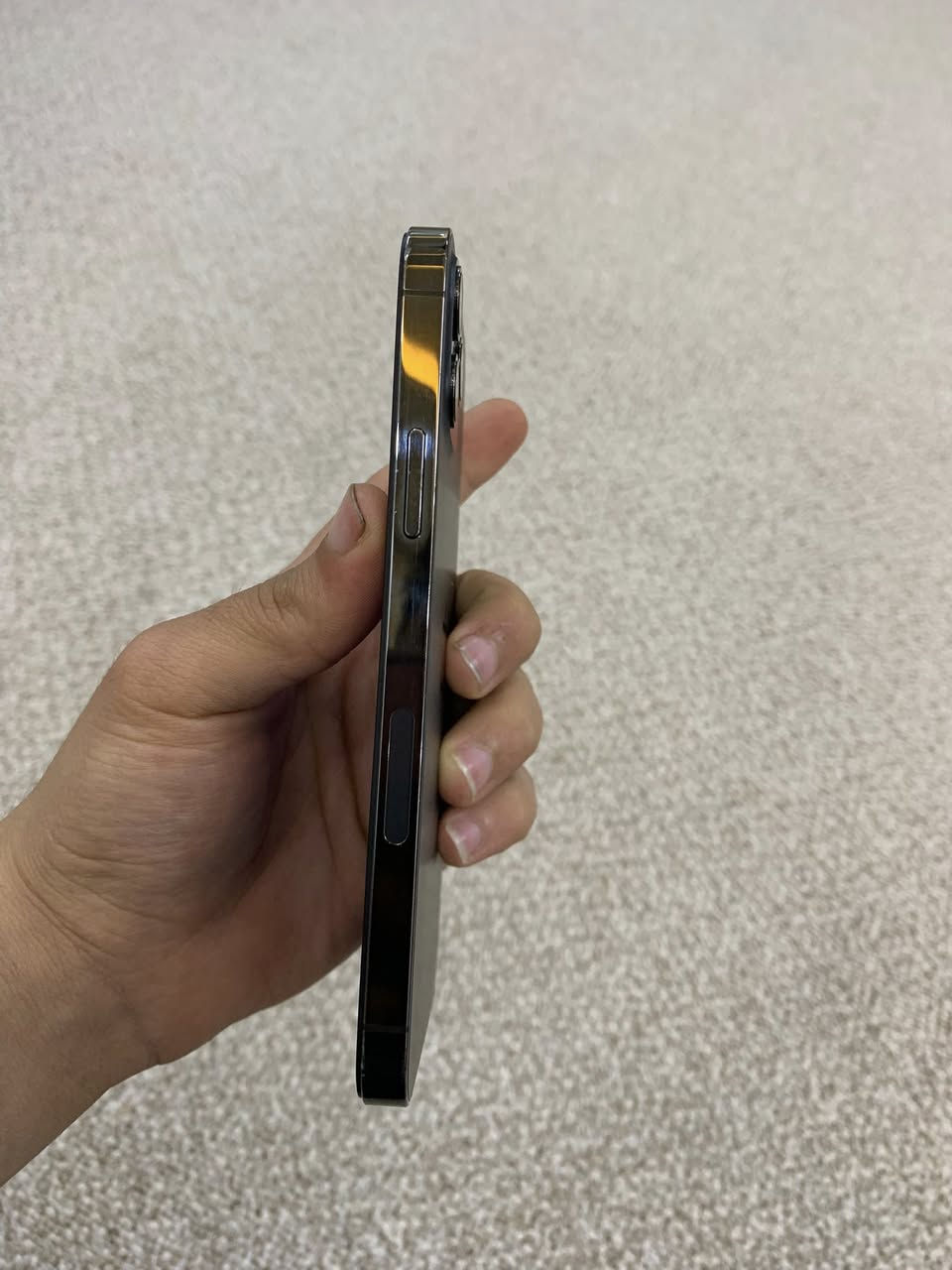 السلام عليكم 12 برو ذاكره 128 باتري 84 لجهاز مبدل شاشه فقط شرط نوعيه رقم واحد  طبق الاصلي كامرات شرط رقم واحد الجهاز حلو ونضيف وشرط لفحص اي خلل مابي سعر 215 رقم *********** اسيا ***********
