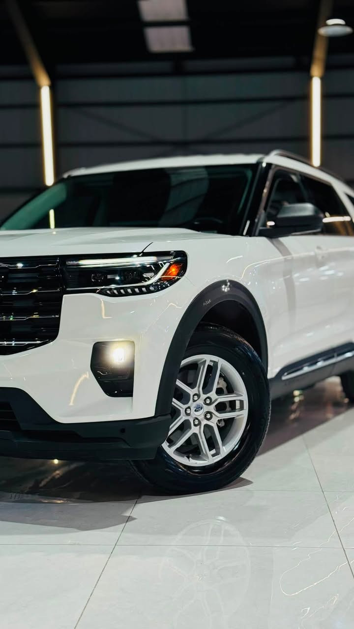 بدون حادث بدون ارباگ
🔥

Ford Explorer - 2025 
.
مواصفات active 
.
ماشیە بس ٤ الف مایل - زیرو 👌
.
محرک اربع سلندر تیربو ٢.٣ لتر ( اقتصادی)
.
الكاميرا الخلفية - تدفئة المقاعد - بصمة - مثبت السرعة - مرايا جانبية كهربائية - شاشة - مراقبة النقطة العمياء - التحكم التلقائي في درجة الحرارة - نظام فرملة الطوارئ - 8 وسادة هوائية - مصابيح زينون الأمامية - المصابيح الأمامية ليد - أبل كاربلاي - التشغيل عن بعد - مقاعد الصف الثالث
.
سیارە بدون حادث بس جاملغ و تایر مفتوح 
یعنی سیارە بس جاملغ وحدە صبغ و شویە من باب ، رقم الشاصی :
1FMUK7DH8SGC43162
.
للسعر - ***********
.
سیارە بدون رقم ، یترقم شمالي 
.
مکان سیارە کلار
