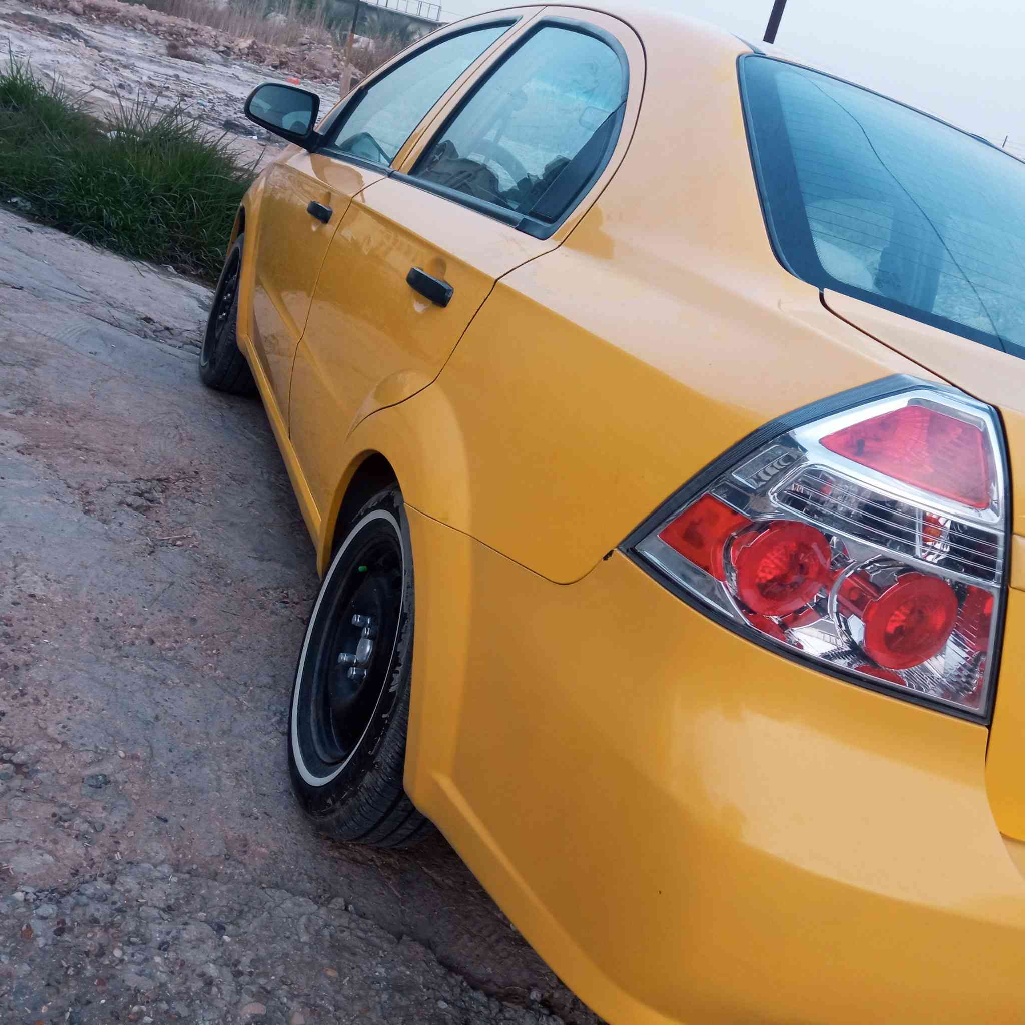 افيو موديل 2011 خليجي اوتوماتيك رقم بغداد انكليزي بسمي سنويه هزه جدد محرك كير تخم  تاير باتري تدفئه تبريد سياره نظيفه جدا مكاني بل الحله سعرها 65 رقمي ***********
