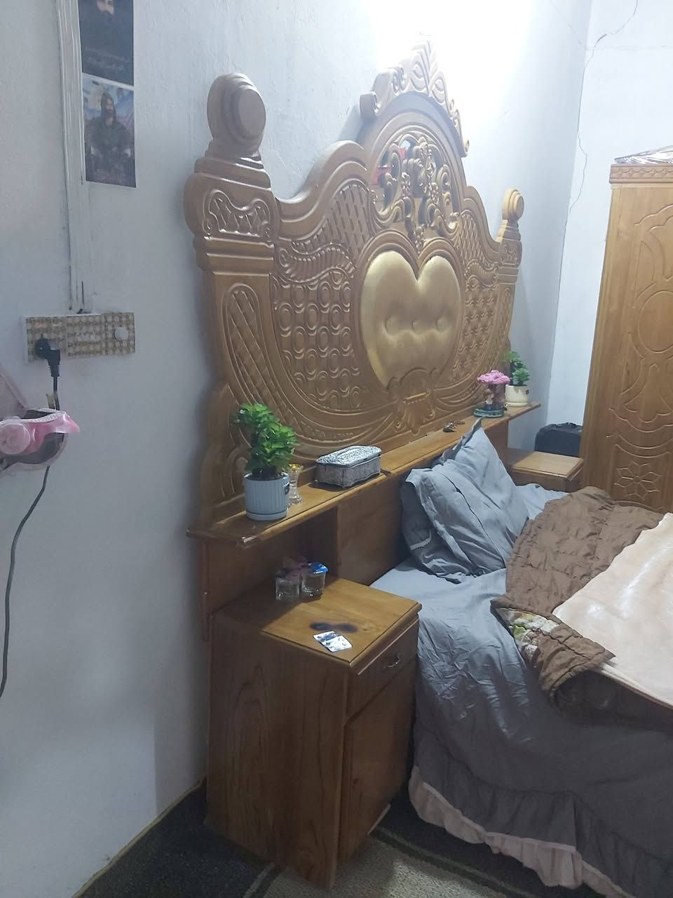 غرفت اخشاب للبيع نضيفه كلش 
مستعجل عله بيعهة كلش ***********
