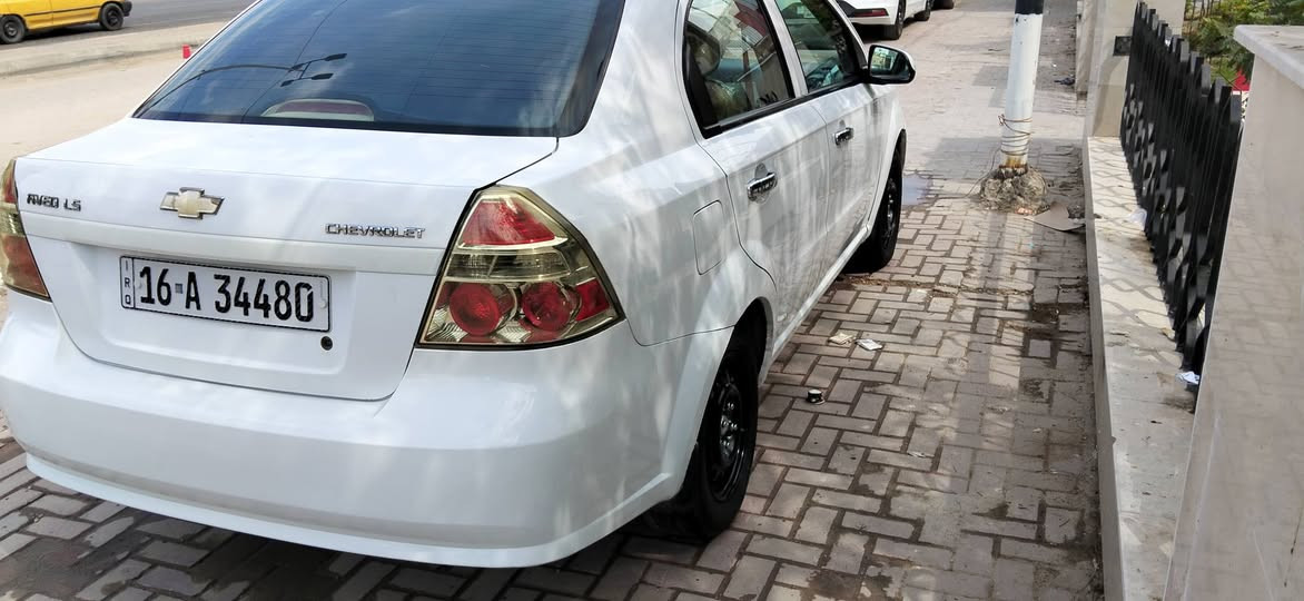 سلام عليكم سياره للبيع افيو موديل 11 خليجي مفتوح مكينة 1400رقم انكليزي السنويه ال27 مكفوله من محرك وكير وتبريد وحداديه كهربائيات فقط جاملغ مفتوح وبيه باردات عنوان السياره كوفه شارع المعمل الاستفسار الاتصال عالرقم***********
اوعالماسنجرالسعر
