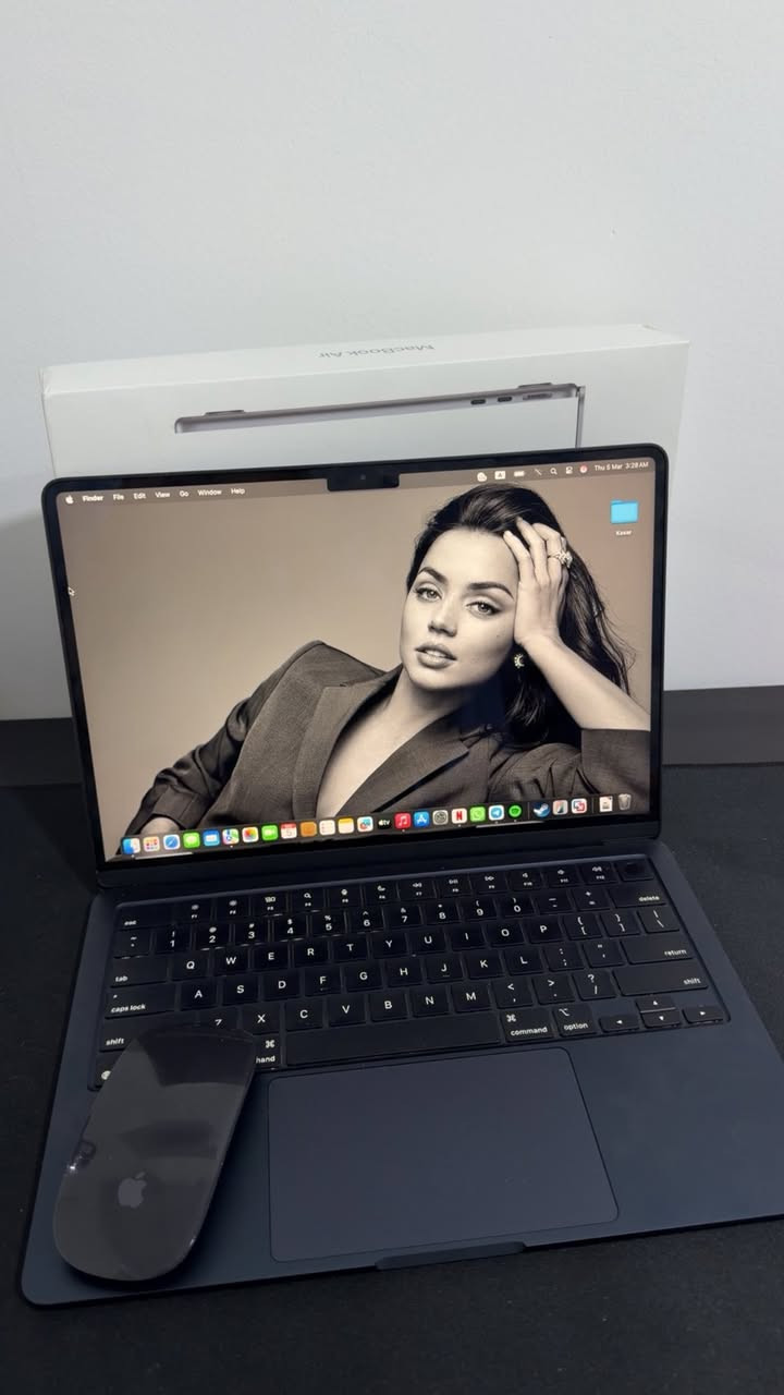 فرصة للي يدور راحة بال.. ماك بوك [Macbook Air M2]، استعمال خفيف فقط للمشاهدة افلام 
😅

ماوس ماجيك الجديد لون الاسود هدية وياها 😉

السعر ليس قابل للتفاوض 
1,000,000 iqd 

M2 
256gb
8gb ram
Midnight Blue


**إذا كنت صاحب هذا الإعلان وتريد حذفه لأي سبب، رجاءا أرسل رسالة إلى الدعم الفني**