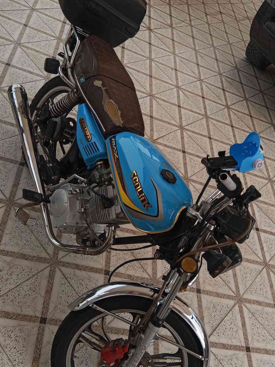 السلام عليكم دراجة للبيع سيڤان 5كير دراجه بلاديه أوراق كاملة وياها كمرك يعني تترقم مكينه بلاديه سلف هندر شغال سعر 600 رقمي ***********وبي واتساب مكاني بغداد خابرني وتدلل
