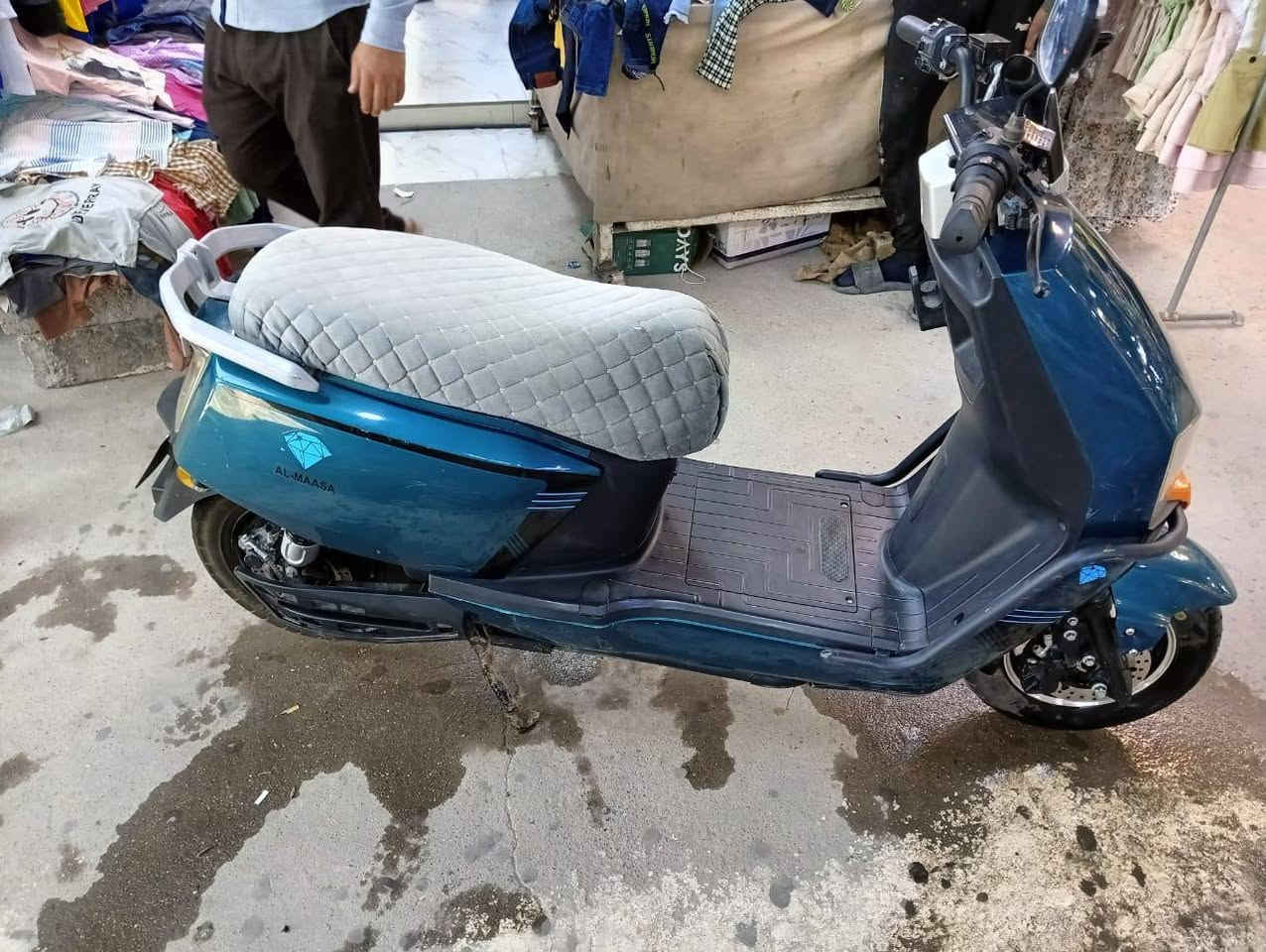سكنس مدرع
٤ سرع
٤ نمر
سرعه ٨٠
إشاير دبل اشاره كلها شغاله
٦ بطاريات 
مابي اي عطل
السعر 450  وبي مجال


**إذا كنت صاحب هذا الإعلان وتريد حذفه لأي سبب، رجاءا أرسل رسالة إلى الدعم الفني**