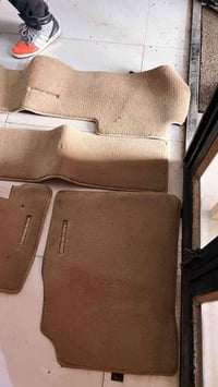 ارضيات لاند كروزر 2012اصليات قيم واخذ 07726116383