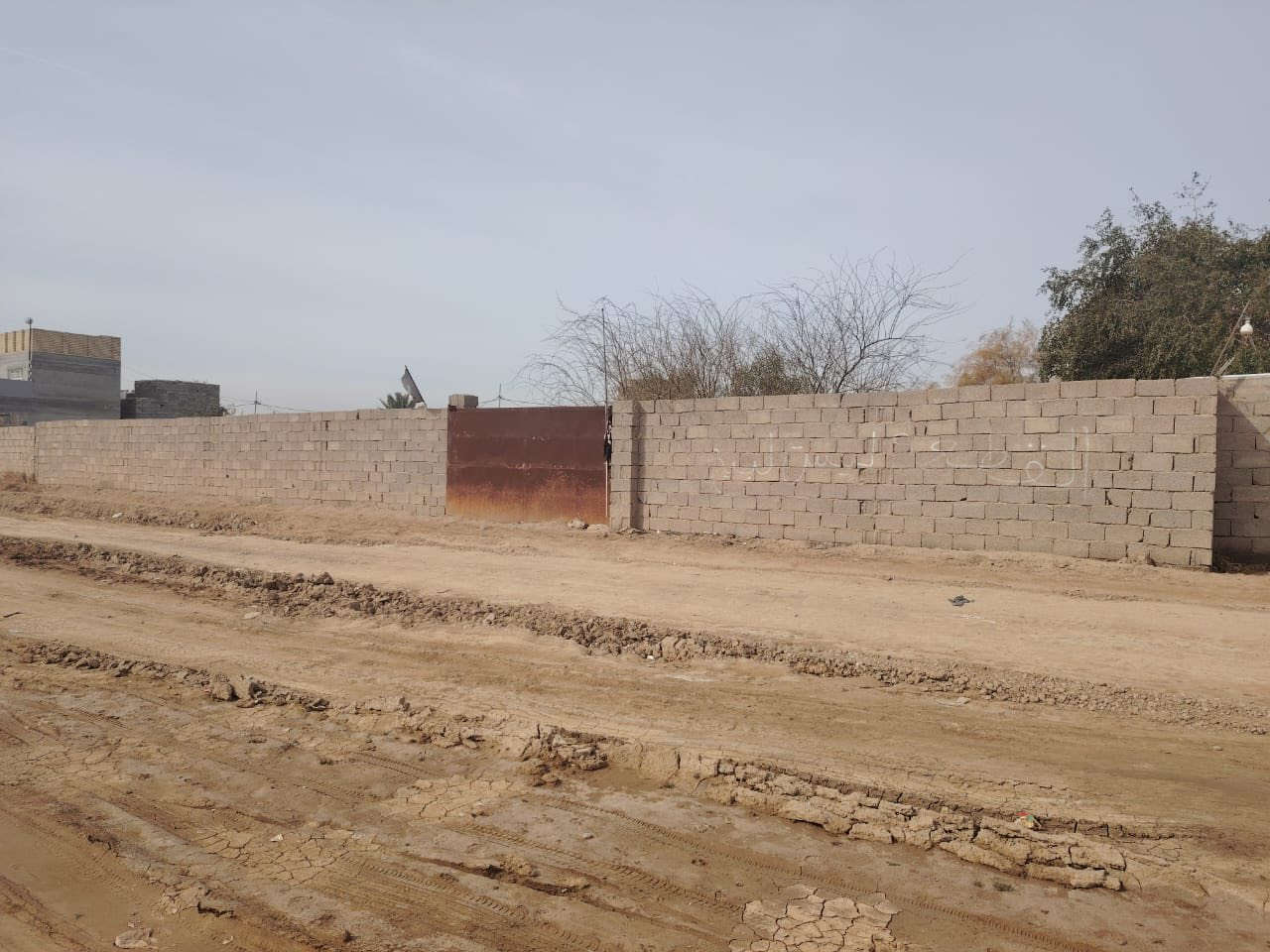 قطعه ارض موقع ممتاز طابوا زراعي سند 25 300 مترفي حي الكرار في قضاء الزبيديه  تحوي على سياج بلوك ومحدوله  وفيها وماء وكهرباء ومن امامها شارع اكثر من عشر امتار ونهر مغلف وقريبه من شارع 30 للجاد بالاتصال على الرقم ***********
