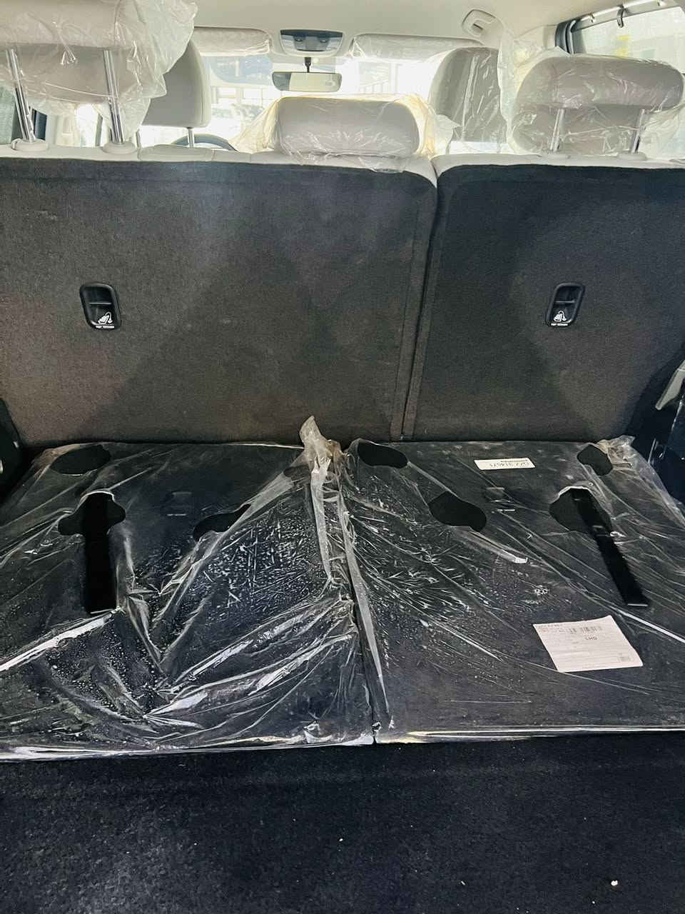 سورنتو موديل 2025 مكينة 6 سلندر ماشي 40 الف فول بلا بانوراما بلا حار بارد اخذتها زيرو باسمي فقط صار بيها بارد بالباب الخلف السايق وسعر مناسب الاتصال على الرقم ***********
