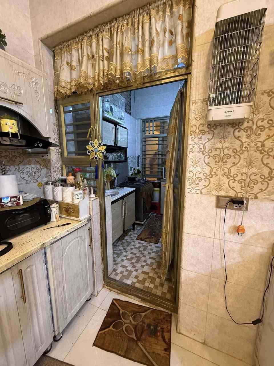 دار للبيع المساحه /١٠٠ متر
الواجهه / ٥ متر 
النزال /20 متر 
يحتوي ع ٢فرف نوم + صحيات +استقبال +مطبخ 
البيت طابق ونص 

سنه البناء 2024
نقص واجهه فقط 

العنوان حي الجهاد ديوان المخابرات خلف الشارع العام
 مباشر موقع مميز وتشجير مقابل الدار 

الاستفسار ***********
مكتب الشهم للعقار

