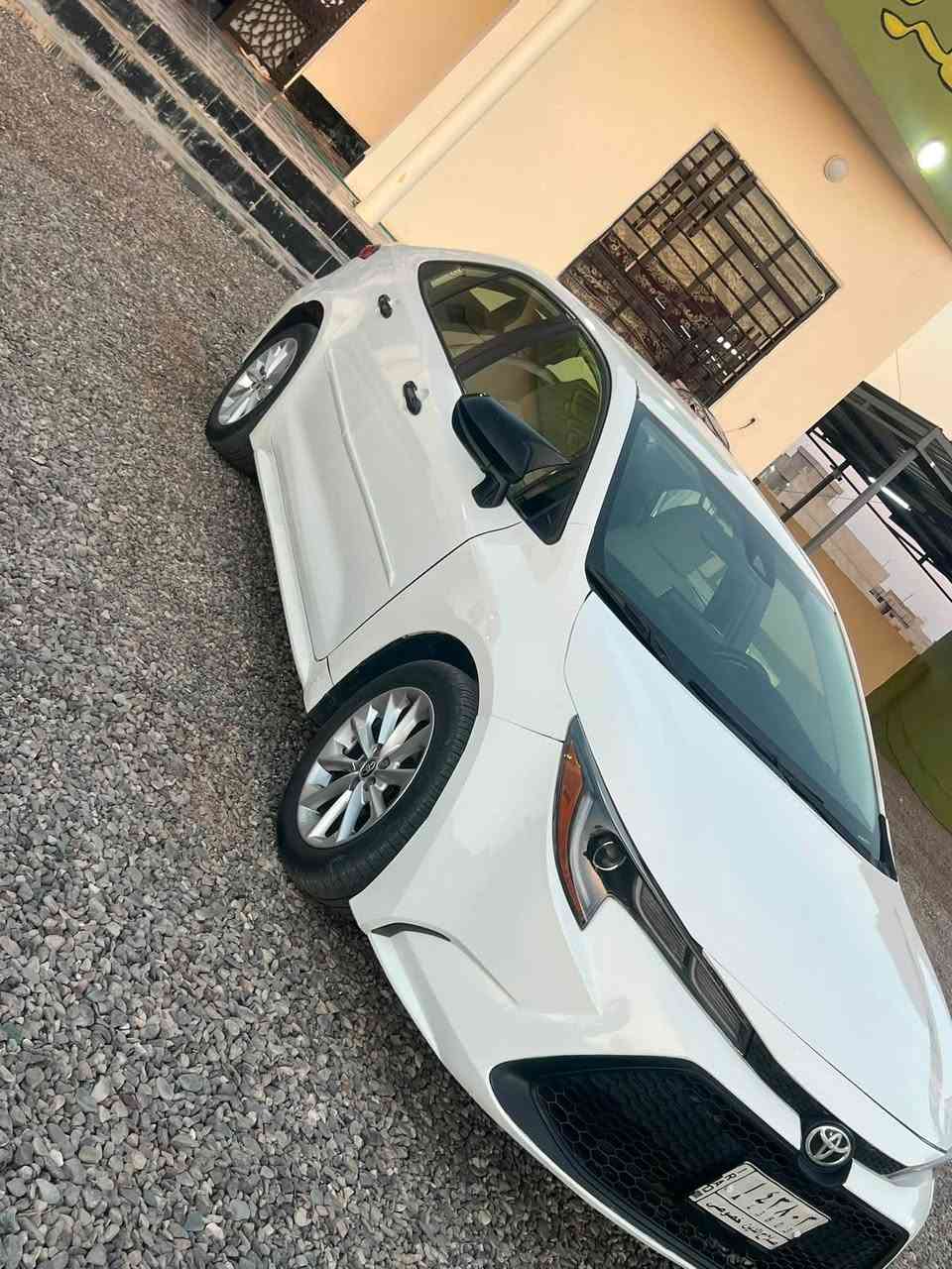 كورلا موديل عشرين هايبرد محرك 1800ليهاقطعتين رش وتلاثه تبديل بدون دواخل وبيها بين البابين رش بصيط***********
