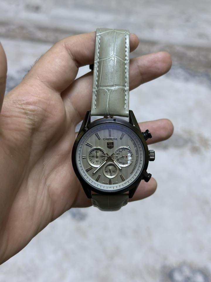 ساعة ماركة كاريرا اوربي باله امزون سناتر شغاله قفل بحري نظافه تامه + سبحة تراب كهرب قديمه جدا مال باله 
سعرهن / 17 الف 
يوجد توصيل لكل محافظات ***********
