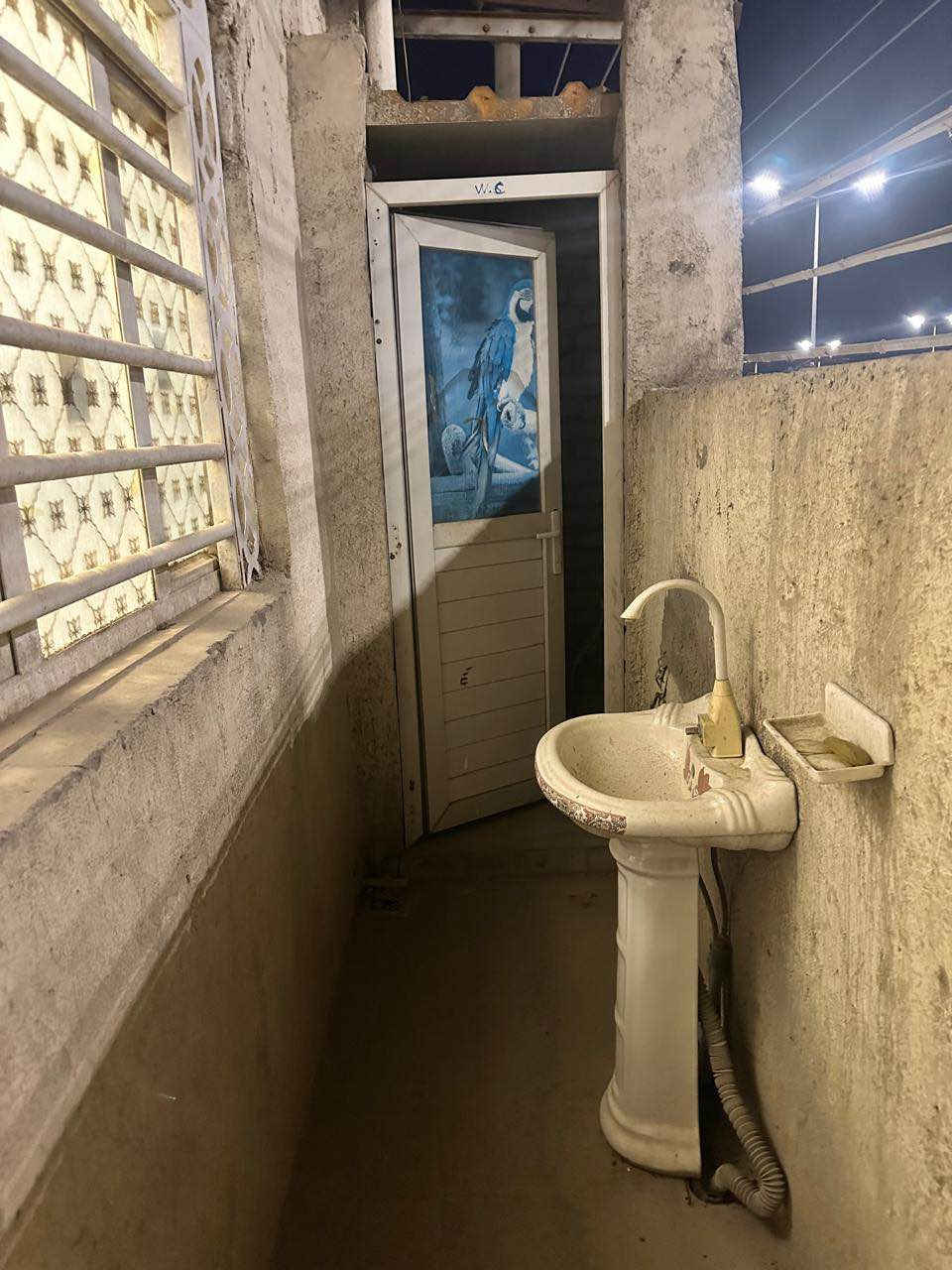 سلام عليكم يوجد قاعة طابق ثاني مساحة 100 في حي نهاوند الاربع شوارع قرب البنازين خانه  للايجار تفاصل اكثر 

‭0771 458 8233‬ عمارة, ميسان
