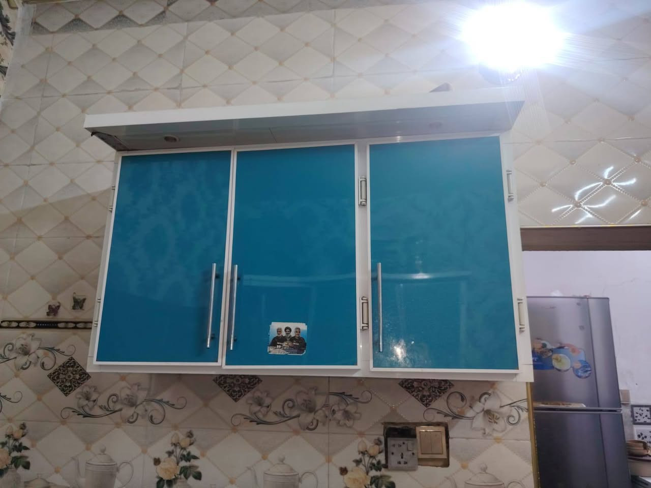 الكونتر ب٤٥٠ الجهاز جري٤٠٠ الميز طعام ١٢٥ لشاشه ٣٢ ب١٠٠ المبرده ٩٠ المجمده ١٢٥ الثلاجه١٢٥ توصيل بكروة ليزر حار ٢٠ورقه متواجده وتساب  ***********
