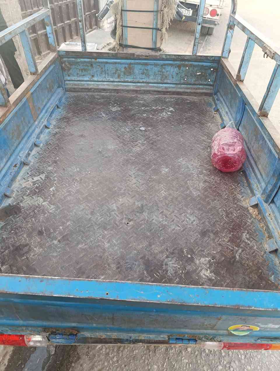 موديل 2013 اصولية
مكفولة من شاصي   
كهرباءيات كلها شغالة كلشي ما عايزة  مليون 150وبيها مجال  
***********
