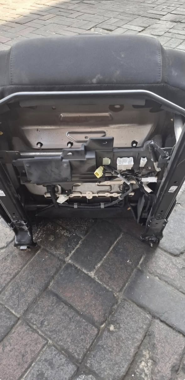 سلام عليكم. برخصة ادمين المحترم متوفر گشنات امامي نيسان باتفندر  ٢٠٢٢-٢٠٢٥ اربيل صناعة شمالية.   محل سردار نيسان. *********** ***********
