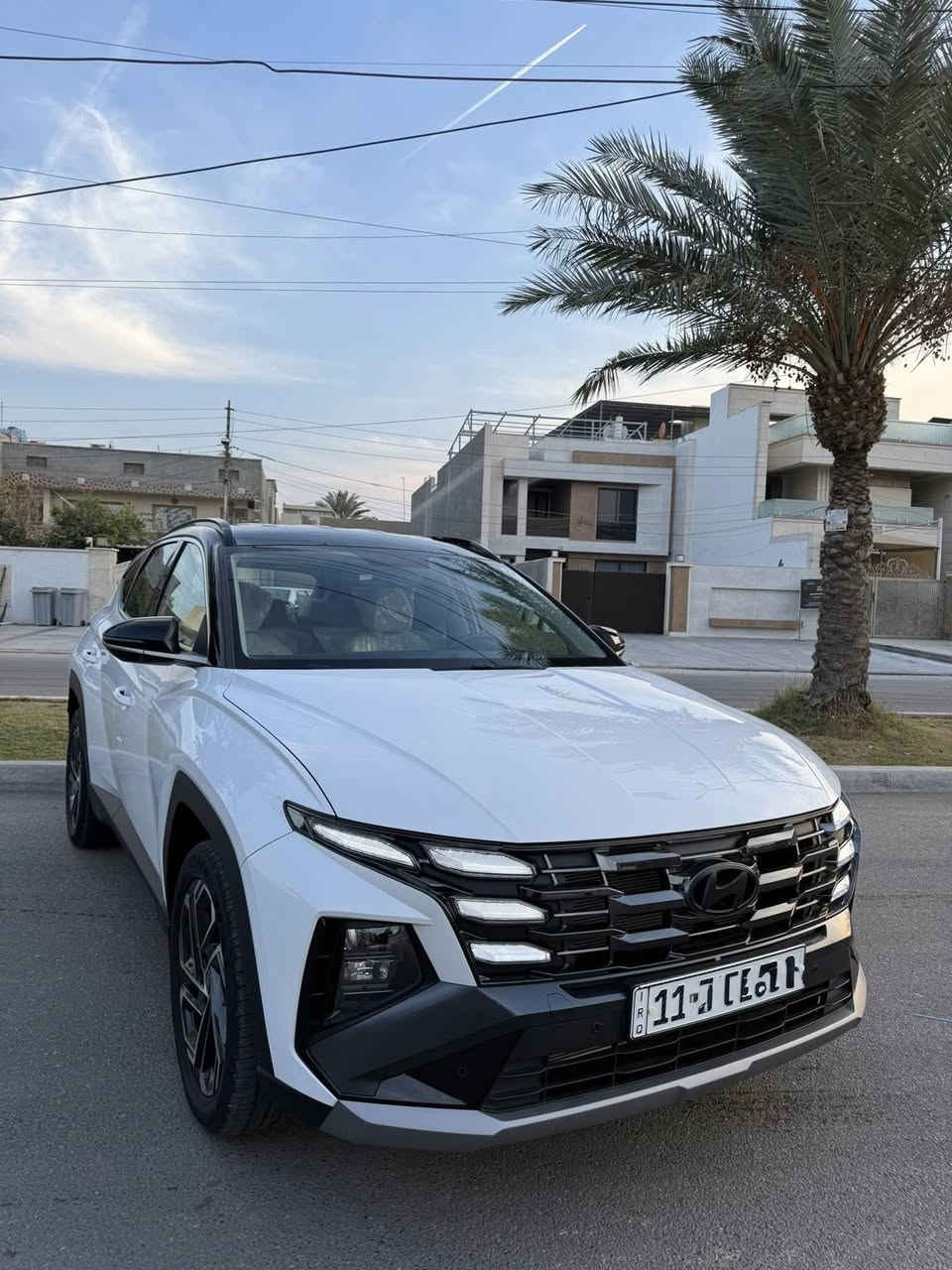 السلام عليكم
هونداي توسان   2025 خليجي ( تو كلر ) 
ماشيه 24 الف فقط جديده بمعنى الكلمه 
مرقم بغداد كامل 
تحويل ثاني يوم 
سياره مكفوله لا صبغ ولا بارد ولا شخط كفاله عامه 
سياره بحالت زيروو بمعنى الكلمه 
  اليكم التفاصيل الآتية فول موصفات 
بحالة : زيرووو بعده 
 حجم المحرك 2.0L 
 مرتبط بناقل حركة أوتو 6 نمر 
 مفتاح التشغيل بصمة 
سياره تو كلر ارغب شي 📍✅
شاشه دجتل متصله 
 تشغيل عن بعد 
جنطه كهربائي 
سايد بريك بصمه 
 اريل نفكيتر 
حساسات أمامية 
حساسات خلفية
لايت زينون + LED 
 كشافات 
 بك لايت LED 
 دخول بصمة ذكي 
 حجم الاطار 235/55R18 
 ويل كب 18
 4 دسك
 حساسات ضغط الاطارات 
 اشارة في المرايا الجانبية 
 المرايا قابلة للطي كهرباء 
 ماسحة خلفية 
عدد AIR BAG 2
 هاند بريك بصمة 
 ا ABS 
 دشبول شاشة ديجيتال 
 شاشة Apple Car play 
 كاميرا دوارة 
 مقود جلد حياكة 
 مثبت السرعة Cruise 
 المودات والاوامر الصوتية 
 ا Bluetooth / USB 
شاحن هاتف Wireless 
مخرج منفذ الطاقة 
فحص نظام السيارة 
تتسع المقصورة ل 5 ركاب 
حركة المقاعد الأمامية كهرباء 
تجاوي 5 متحركة 
 نظام الايزو فكس ISOFIX
 قطعتين تبريد  
 أوضاع القيادة Drive Mode 
 ا ECO / NORMAL / SPORT 
 أوتو هولد Auto Hold 
 نظام مانع الانزلاق 
 نظام نزول المنحدرات 
حاملات الأكواب عدد 8
 بردات أبواب خلفية 
 بردة خلفية 
 تطعيم الدواخل ألمنيوم 
السعر 240 وبيه  مجال حك جيه 
رقمي *********** 
مكاني بغداد تقاطع الدرويش حي التراث
