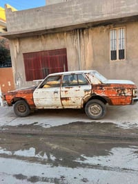 كراون مربع • ١٩٨١ • رقم نينوى