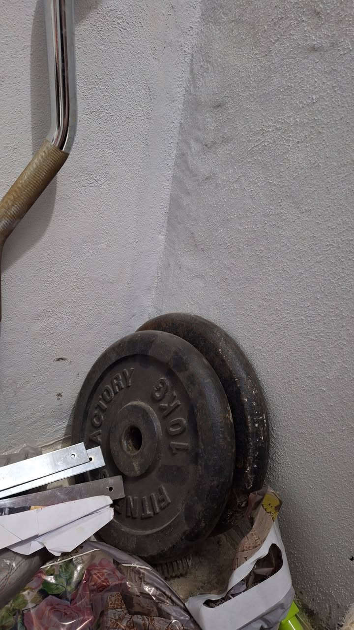 عدة اثقال كاملة للبيع للتواصل *********** للبيع السريع
