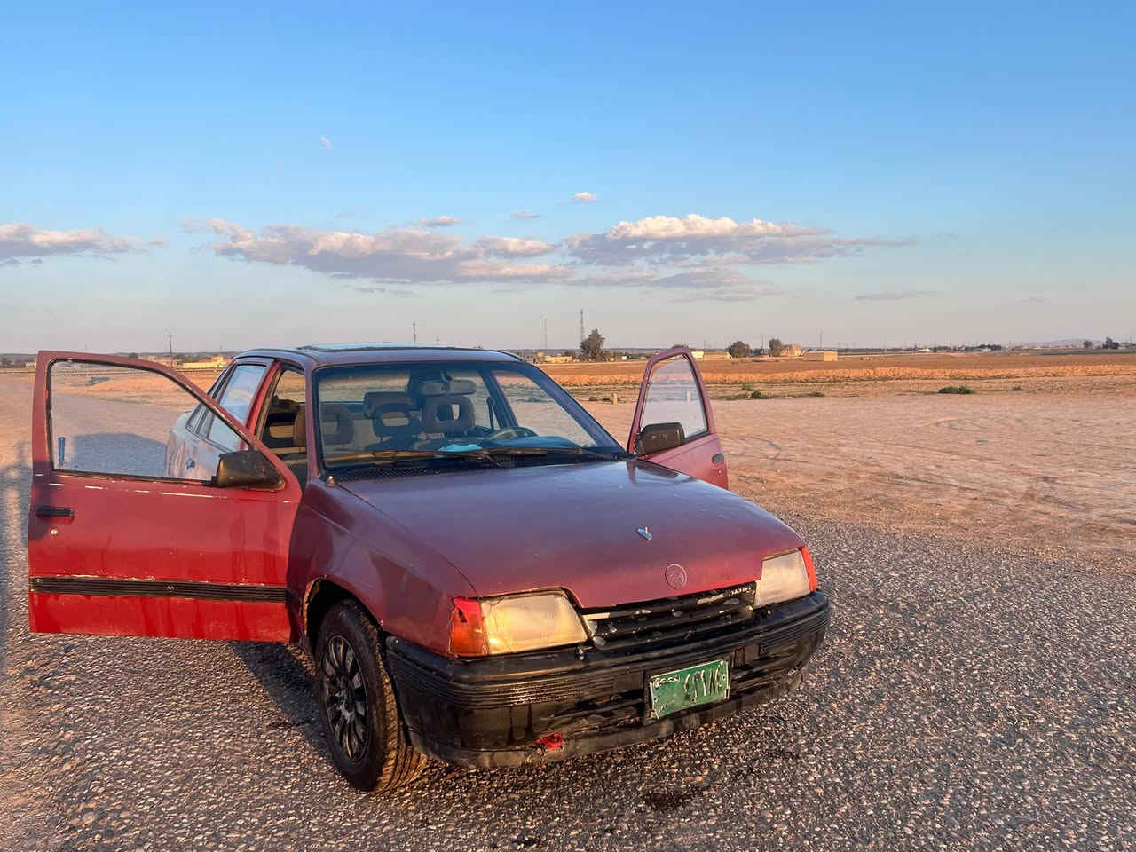 السلام عليكم للبيع فقط بدون مراوس اوبل كاديت موديل 91محرك وكير شرط مال كصه صدر تخم تاير جديد سياره جاهزه سنويه خضره ابيعك حبل مكفوله دوله وعشاير السعر)(9)وبيها مجال جدآ قليل هاتف ***********مكان السياره مفرق الشرقاط
