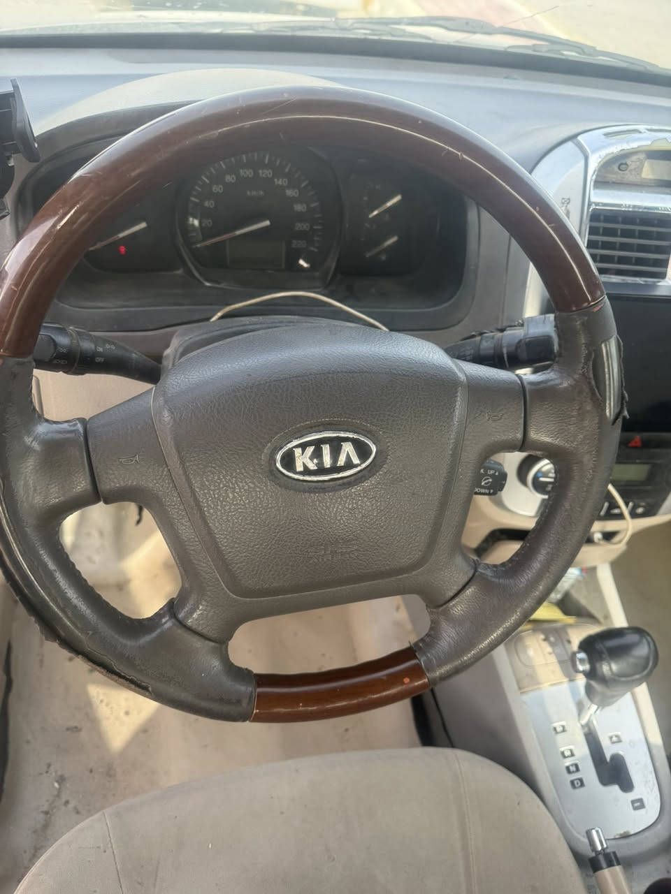 سلام عليكم سيراتو 2007 للبيع رقم بغداد أنكليزي بسمي تحويل مباشر  كير محرك خيرمن الله حداديه ٧٠ بل ميه تبريد مايشتغل كمبريسر عاطل كهربائيات كله شغاله السياره متجايه على صفح السائق  السعر 60 أو بيهه مجال عنواني كربلاء  ***********
