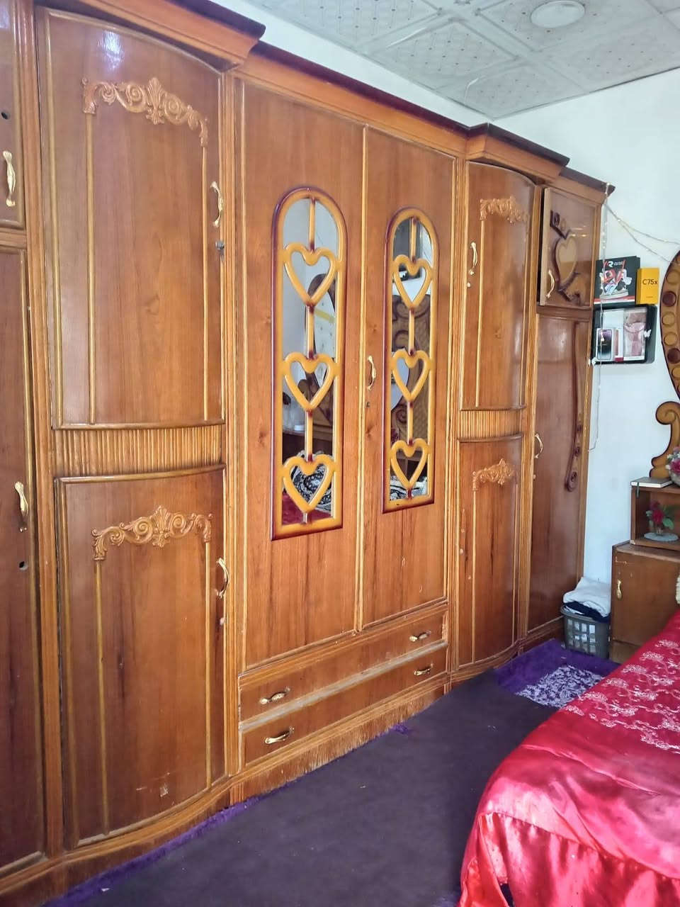 السلام عليكم غرفة نوم صاج كبيرة للبيعالسعر900وبيهة مجال مكان بغداد الزعفرانية التواصل واتساب ***********
