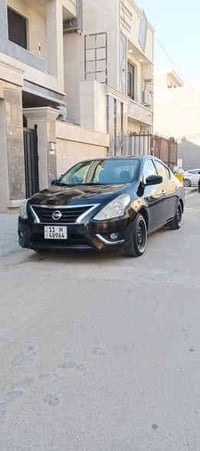 سياره نيسان فيرسا 2018 سياره جاهزه ماشيه 71 السياره بدون صبغ حادث دعام...