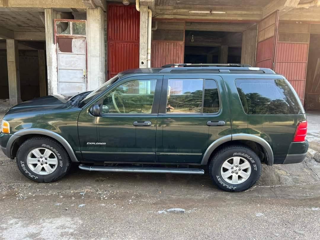 السلام عليكم فورد اكسبلور موديل 2002
٧ راكب 
تبريد قطعتين شغال 
صدر امامي خلفي جديد 
رقم اربيل بسمي تحويل ثاني يوم شرط تحويل 
مكاني مدينة الصدر كسرة وعطش 
السعر 72$وبيه مجال شي قليل 
***********
***********
