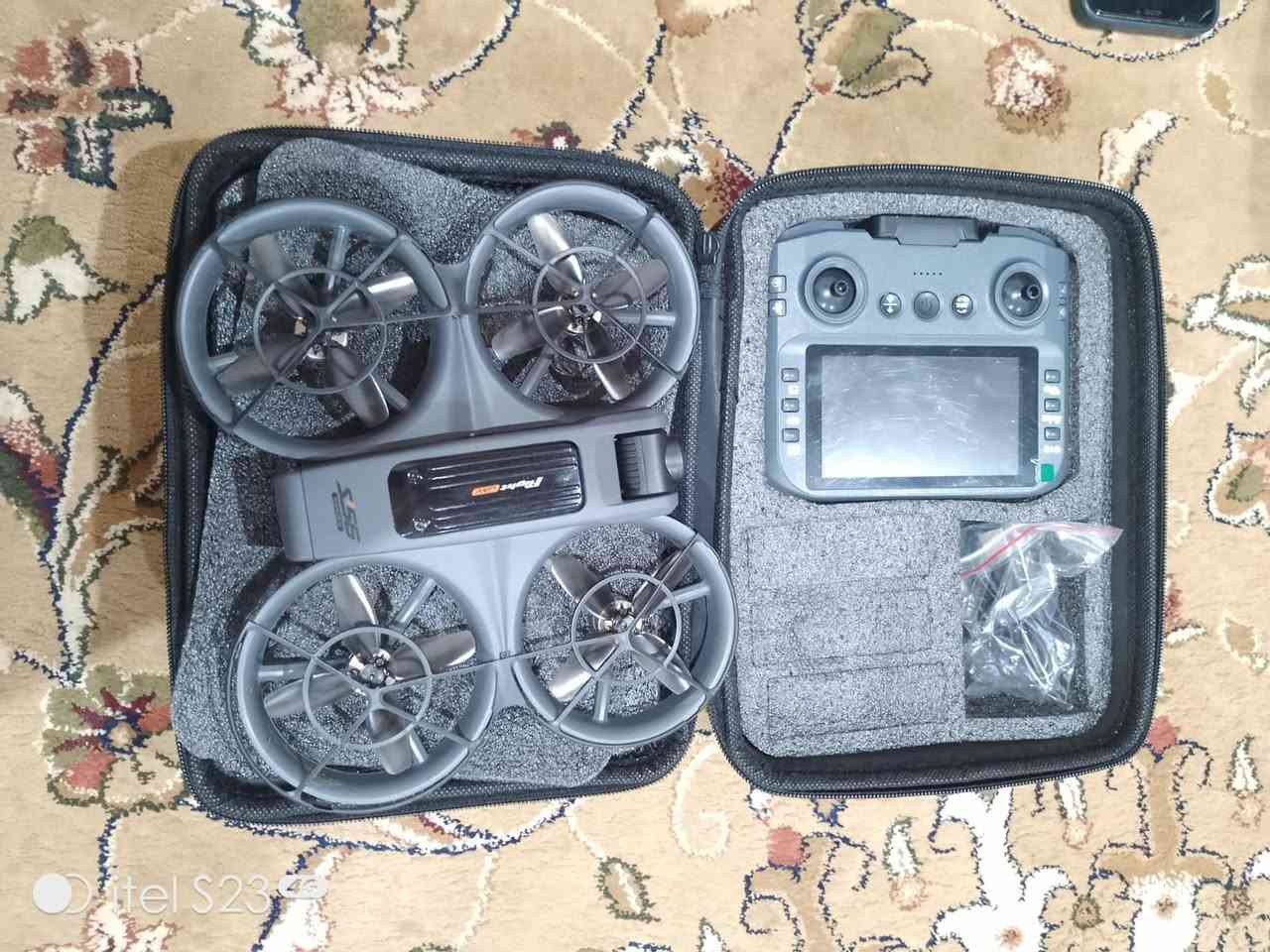 السلام عليكم
موجود درون احترافي بشاشة مدمجة 🔥

بث مباشر بدون موبايل ،كذلك يدعم التشغيل عبر الموبايل📺
تحكم ثابت وسهل 🎮
مراوح محمية ومحركات برسلش نحاس 🛡️
حقيبة + مراوح احتياط 🎒
دقة 1080p 30fps + دبل كاميرا

💰 السعر: 90 الف دينار عراقي 
اتصل على رقم *********** ويحياك
