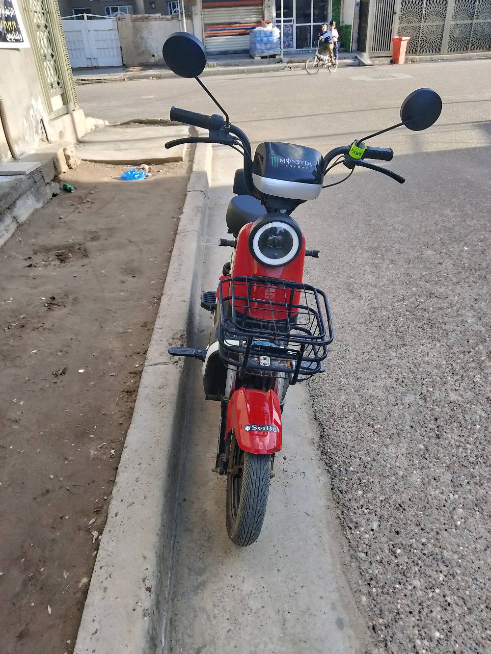 🔥 للبيع دراجة كهربائية نظيفة 🔥

- اللون: أحمر
- الحالة: نظيفة وتشتغل 100%
- بيها سلة قدام + مرايات
- اقتصادية وما تصرف
- مناسبة للتوصيل أو الاستخدام اليومي

📍 الموقع: بغداد
الزعفرانية 