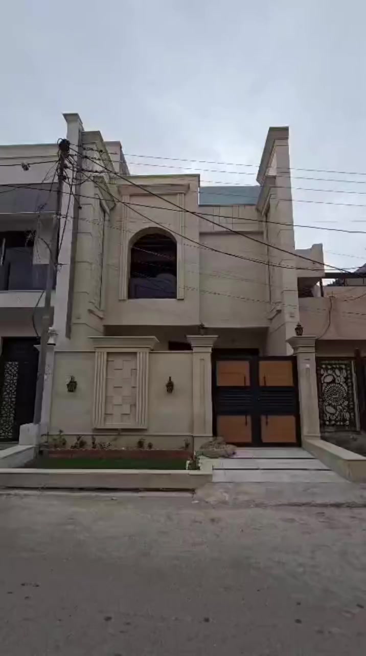 جبنا لكم اليوم عرض مميز 🔥
عقار بمساحة 120 متر وبواجهة 6 متر، يتميز بوجود مدخلين لسهولة الحركة والخصوصية.
يتكون العقار من:
🏠 خمسة غرف نوم
🛋️ صالة مريحة
🍽️ مطبخ عملي
🚿 خدمات متكاملة
📍 يقع على شارع عرض 15 متر مع رصيف 3 متر، موقع مناسب وسهل الوصول.
✨ فرصة مناسبة للسكن العائلي المريح
📩 لأي استفسار بخصوص هذا العقار راسلونا على الخاص وبخدمتكم دائماً
*********** واتساب 
*********** واتساب 

العقاري عمر محمد 

omarmohmad977.      TIK TOK
