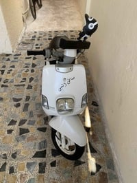 دراجة بوليس رمبة  داخل رصاصي   صارلي شهرين من منزلهة   اي نقص ما بيهة ...