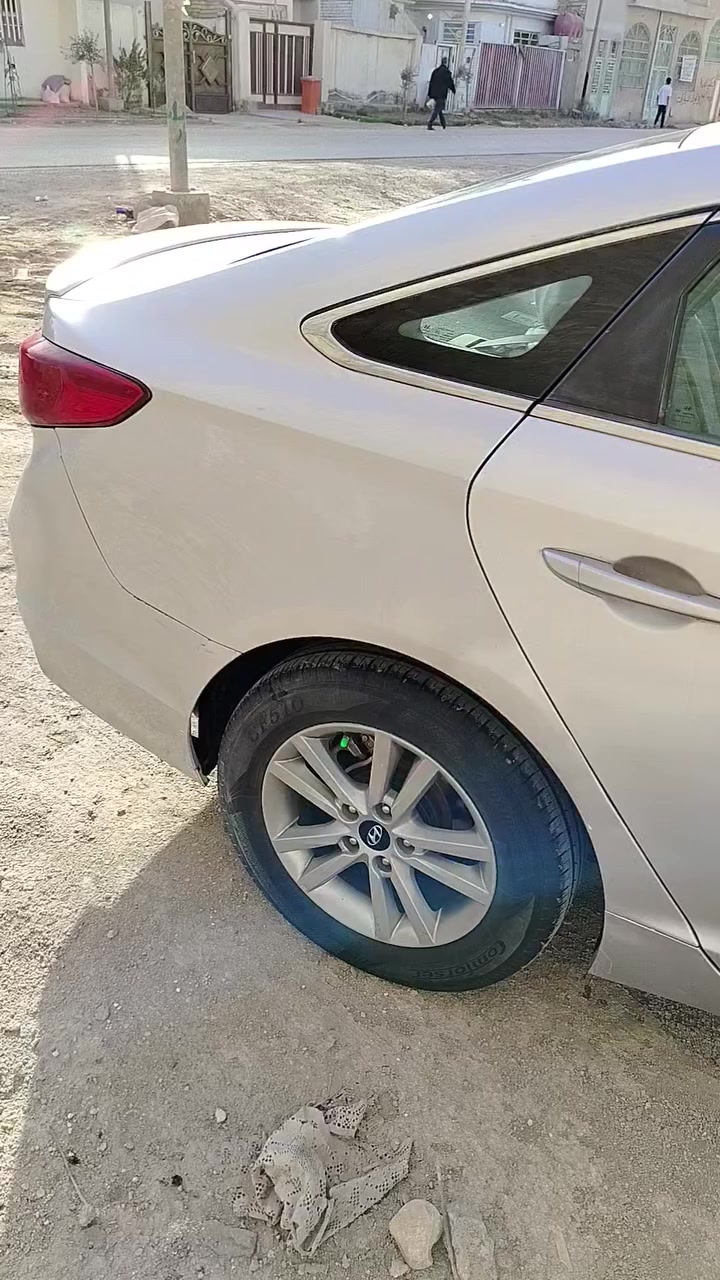 السلام عليكم
اقراء تفاصيل قبل المخابره 
للبيع أو مراوس سوناتا موديل 2015 واردأمريكي سيارة بسمي رقم كربلاء وهزه  بشهر 8 تنتهي ورقم انكليزي وسونار داخل المنشور
محرك مفتوح 2400 جي دي اي لا تنقيص ولا تبخير 
كير فول شرط ونقص غاز تبريد 
- مواصفات السيارة
- شاشة أعطال 
- شاشة وكامرة خلفي وحساس خلفي 
- ثلاث انظمة قيادة
- نظام ايكو ( اقتصاد بانزين )
- نظام سبورت ( وضع رياضي )
- ونظام نورمل ( عادي )
- مثبت سرعة
- مانع انزلاق
- تحكم استيرن
- مدخل AUX + USB
- بلوتوث + حاكية
- ويل اكروم
- دواخل لونين 
ـ جنطه بصمه بس بي عطل 
السعر 105
عنوان كربلاء المقدسة حي تركمان قرب حي العباس 
***********
