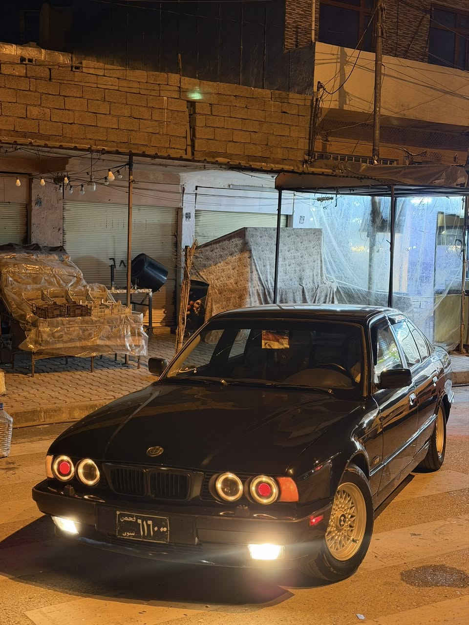 bmw 1995 گێڕ عادی
بۆ فرۆشتن یان گۆڕینەوە 
***********
ئاڕمی پلاستیکی هەولێر ئاڕمو ئەوەلیات بەشەرت خرامەی تیا نیە 
زیتونی تۆخ بۆیاخی زۆر جوانە شوخت و چاڵی نیە 
ناو سپیە 
کوشن هیتەر 
ئاوێنە کارەبایە 
تەبرید و گەرمی ئیش ئەکات 
دەبڵ ئێرباک 
پێش پان 
دو جام کارەبا 
دەعمی نیە 
قرچێکی بەسیتی هەیە شایەنی باس نیە هیچ ناوی نەگرتوە 
دوکەڵ و بوخاری نیە 
تەقەو ڕەقەی نیە 
کارەبایی هەمو گیانی مەزبوتە 
یەک گڵۆپ نیە ئیش نەکات هەموی مەزبوتە 
سعری ٥٦ معامەلە 
موشتەریت تەلەفون بکە لە خزمەتام 
***********
ئەدمینی دڵ❤️
