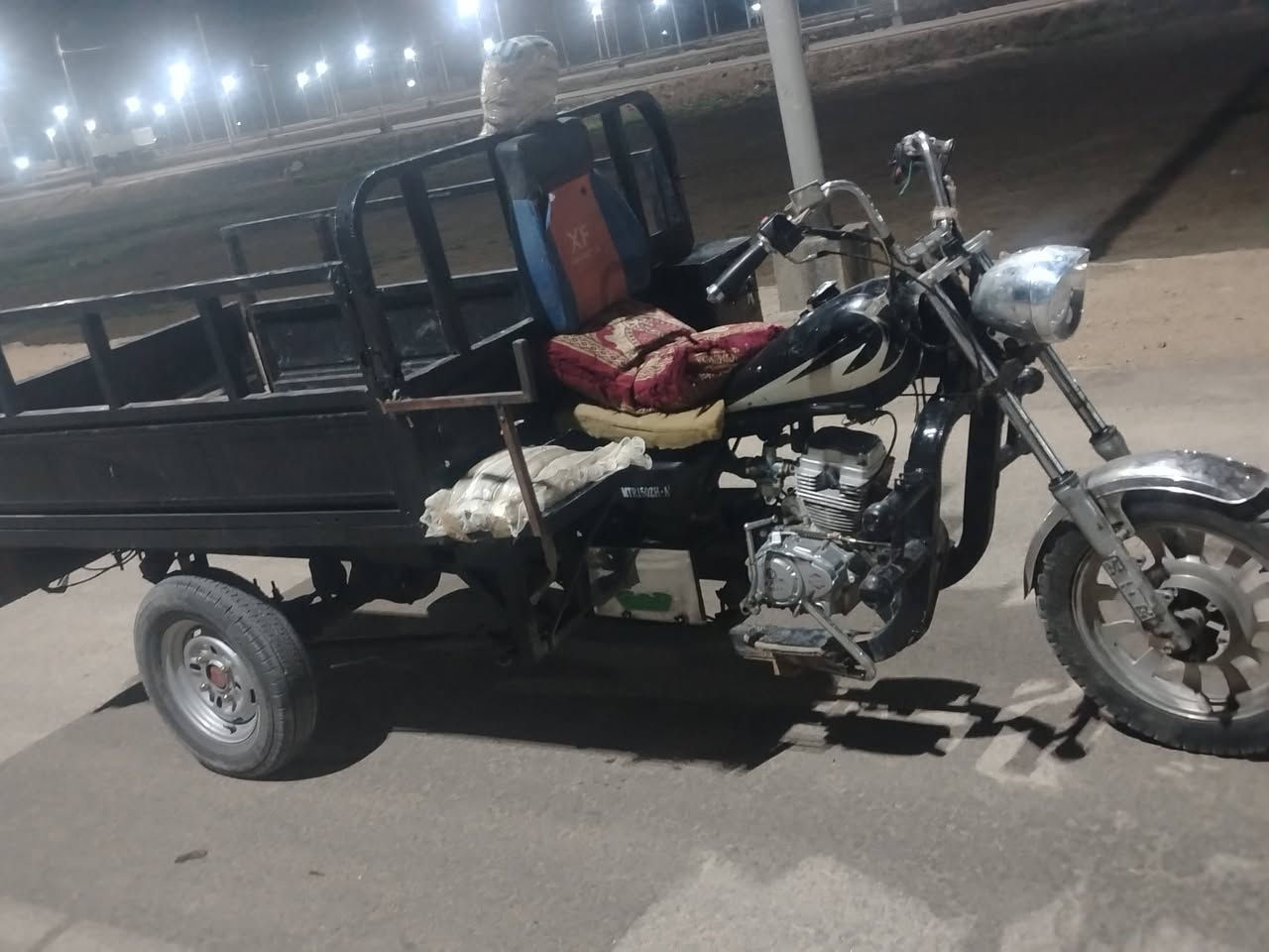 سلام عليكم ستوته للبيع بالحمزه الشرقي mTrمكفوله كفاله عمه من اكسل وكير بوكس ومكينه مفتوح وهذه رقمي ليرده يخبرني ***********
