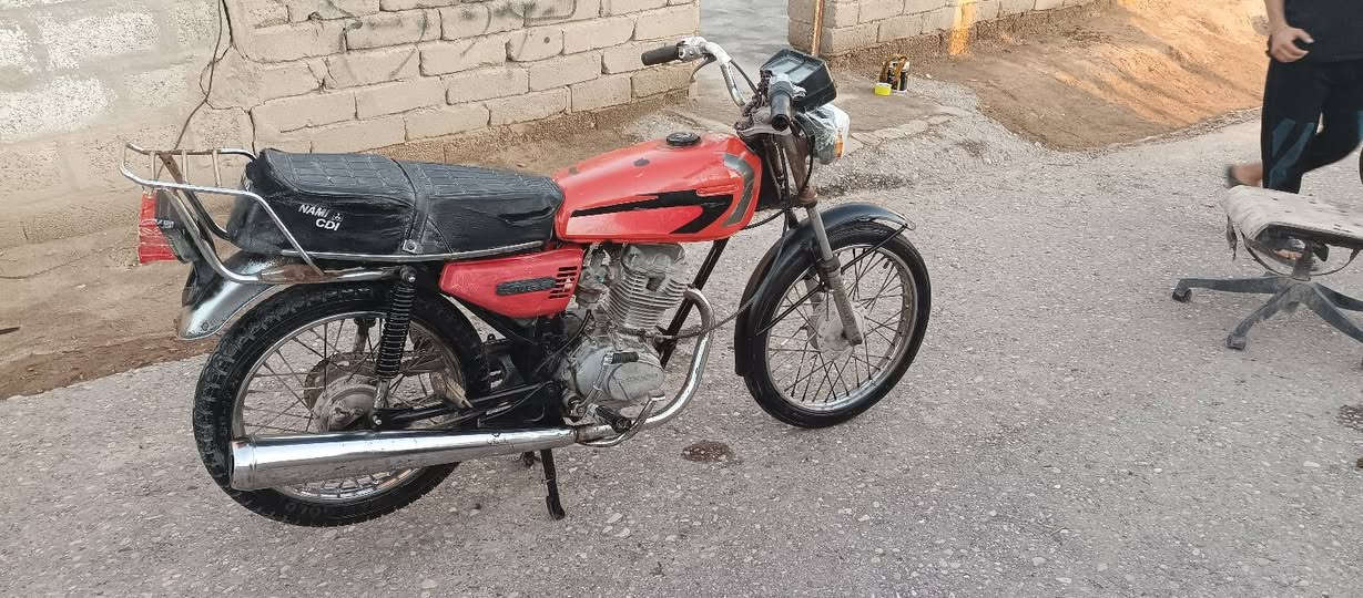 السلام عليكم دراجه للبيع اوراق أصولي وكيل سيد جعفر اوراق كامله دراجه عينه لايت كله شغال مكفوله شاصي ومكينه مكاني كحلاء ناحية بني هاشم السعر 550 وبيها مجال رقمي***********
